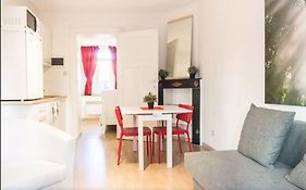Cool Central Apartment